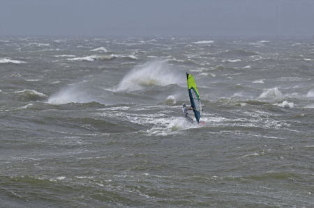 検見川の浜ウインドサーフィン